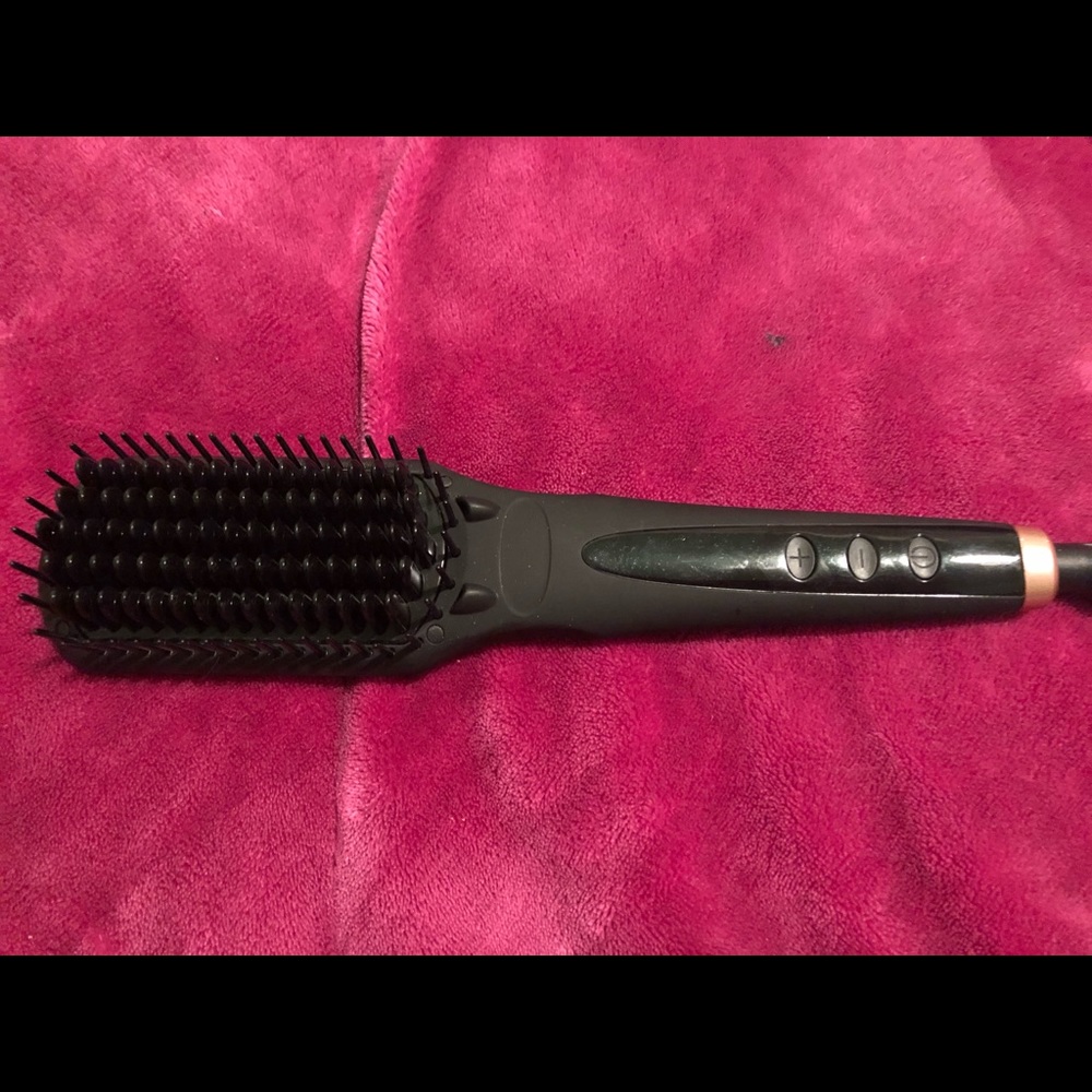 Brush straightener